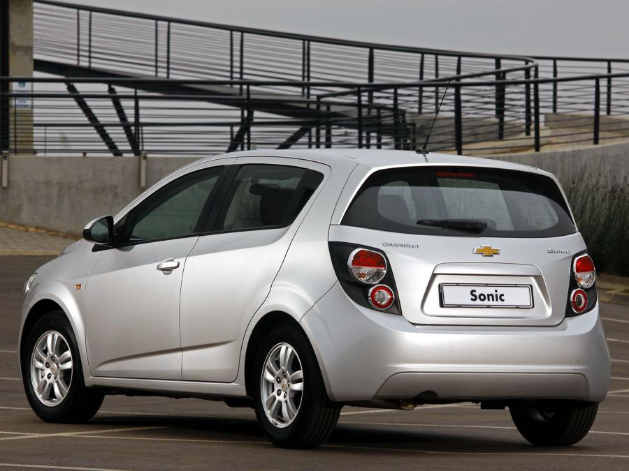  Chevrolet Sonic 5-Door 2011 года  (ZA) (фото 15 из 16)